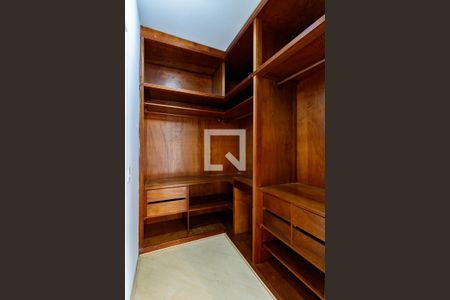 Apartamento para alugar com 242m², 4 quartos e 4 vagas Apartamento para alugar com 242m², 4 quartos e 4 vagasSuíte 3