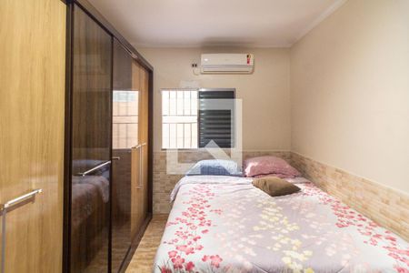 Quarto 1 de casa para alugar com 3 quartos, 100m² em Pestana, Osasco