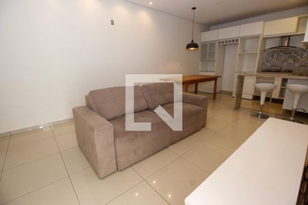 Sala / Cozinha de casa para alugar com 2 quartos, 75m² em Jardim Record, Taboão da Serra