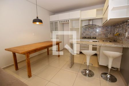 Sala / Cozinha de casa para alugar com 2 quartos, 75m² em Jardim Record, Taboão da Serra