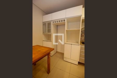 Sala / Cozinha de casa para alugar com 2 quartos, 75m² em Jardim Record, Taboão da Serra