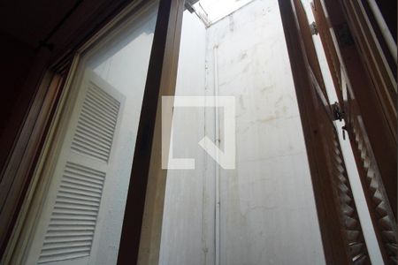 Sala - Vista de apartamento para alugar com 2 quartos, 75m² em Passo D’areia, Porto Alegre