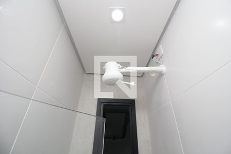 Banheiro de kitnet/studio para alugar com 0 quarto, 20m² em Vila Gomes Cardim, São Paulo