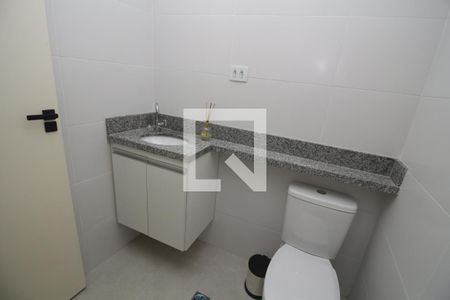 Banheiro de kitnet/studio para alugar com 0 quarto, 20m² em Vila Gomes Cardim, São Paulo