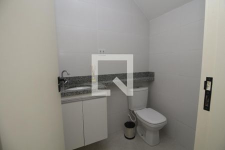 Banheiro de kitnet/studio para alugar com 0 quarto, 20m² em Vila Gomes Cardim, São Paulo