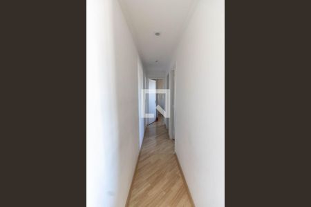 Corredor de apartamento à venda com 2 quartos, 50m² em Vila Roque, São Paulo