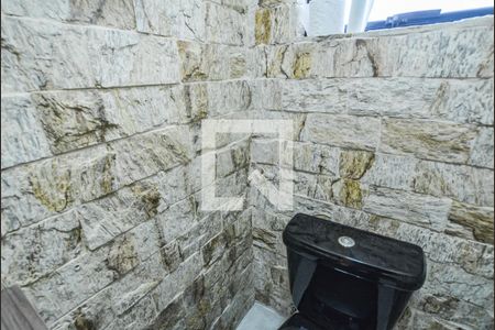 Lavabo de casa à venda com 3 quartos, 220m² em Vila Scarpelli, Santo André