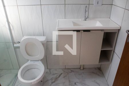 Banheiro de apartamento para alugar com 1 quarto, 43m² em Jardim das Belezas, Carapicuíba