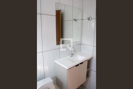 Banheiro de apartamento para alugar com 1 quarto, 43m² em Jardim das Belezas, Carapicuíba