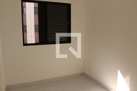 Quarto 2 de apartamento para alugar com 2 quartos, 47m² em Jardim Pioneira, Cotia