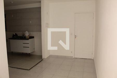 Sala de apartamento para alugar com 2 quartos, 47m² em Jardim Pioneira, Cotia