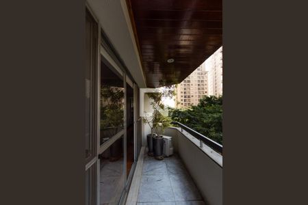 Varanda da Sala de apartamento à venda com 3 quartos, 200m² em Jardim Europa, São Paulo