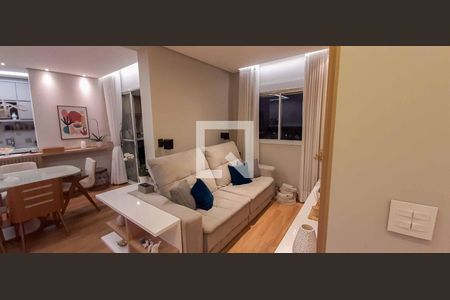 Sala de TV de apartamento à venda com 2 quartos, 74m² em Vila Yara, Osasco