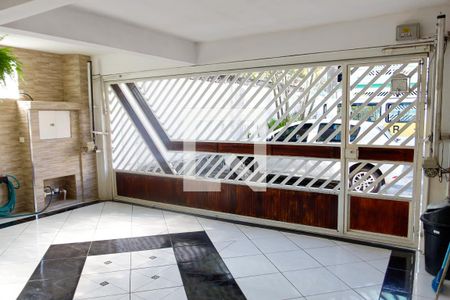 Casa à venda com 222m², 3 quartos e 2 vagas Casa à venda com 222m², 3 quartos e 2 vagasGaragem