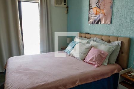 Casa à venda com 222m², 3 quartos e 2 vagas Casa à venda com 222m², 3 quartos e 2 vagasQuarto 2 - Suíte