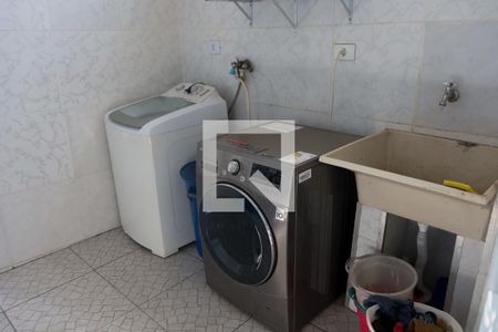 Casa à venda com 222m², 3 quartos e 2 vagas Casa à venda com 222m², 3 quartos e 2 vagasLavanderia