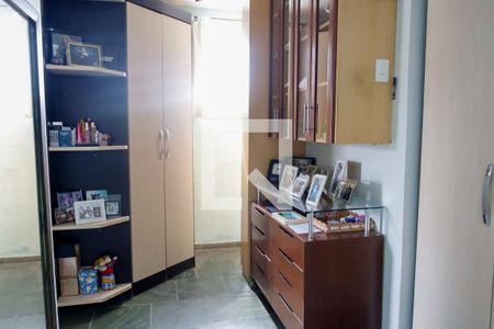 Casa à venda com 222m², 3 quartos e 2 vagas Casa à venda com 222m², 3 quartos e 2 vagasCloset da suíte 2