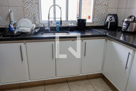 Casa à venda com 222m², 3 quartos e 2 vagas Casa à venda com 222m², 3 quartos e 2 vagasCozinha