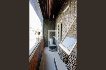 Casa à venda com 222m², 3 quartos e 2 vagas Casa à venda com 222m², 3 quartos e 2 vagasSacada