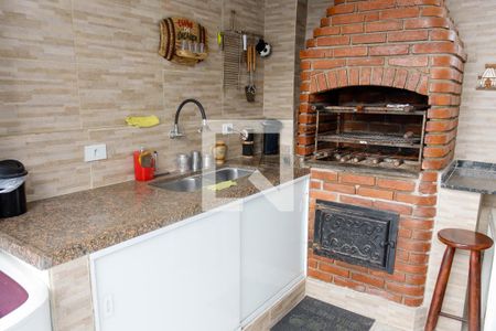 Casa à venda com 222m², 3 quartos e 2 vagas Casa à venda com 222m², 3 quartos e 2 vagasÁrea comum - Churrasqueira