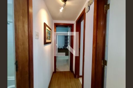 Corredor  de apartamento à venda com 3 quartos, 120m² em Copacabana, Rio de Janeiro