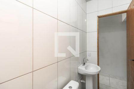 Lavabo de casa para alugar com 3 quartos, 133m² em Vila Nhocuné, São Paulo