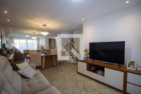 Sala de casa de condomínio à venda com 5 quartos, 200m² em Recreio dos Bandeirantes, Rio de Janeiro