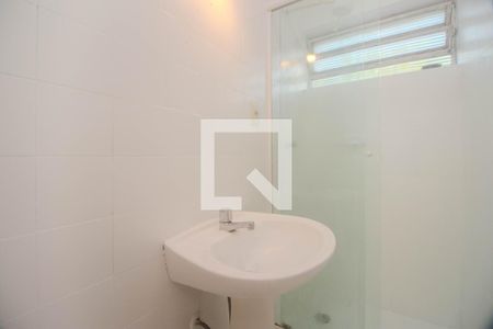 Banheiro de kitnet/studio à venda com 1 quarto, 35m² em Rio Branco, Porto Alegre