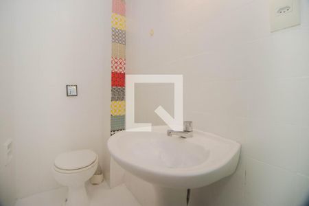 Banheiro de kitnet/studio à venda com 1 quarto, 35m² em Rio Branco, Porto Alegre