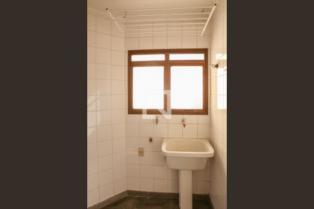 Apartamento à venda com 115m², 3 quartos e 3 vagas Apartamento à venda com 115m², 3 quartos e 3 vagasÁrea de Serviço