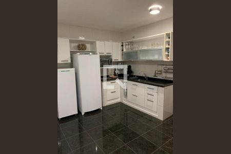 Casa à venda com 3 quartos, 203m² em Charitas, Niterói