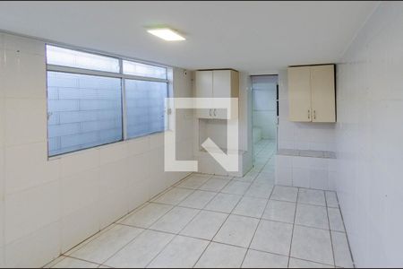 Sala de kitnet/studio para alugar com 1 quarto, 24m² em Minas Brasil, Belo Horizonte