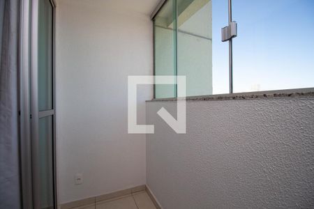 Sacada de apartamento para alugar com 2 quartos, 59m² em Qn 614, Brasília