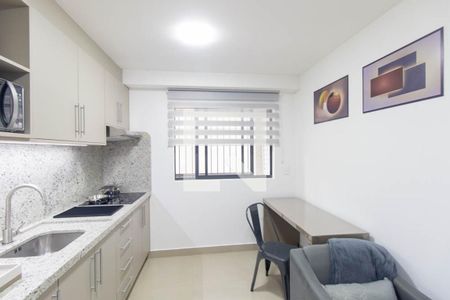 Sala/Cozinha de apartamento para alugar com 1 quarto, 30m² em Centro, Curitiba