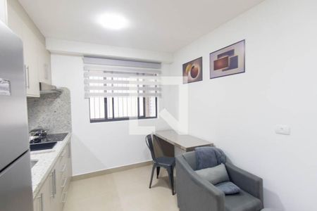 Sala/Cozinha de apartamento para alugar com 1 quarto, 30m² em Centro, Curitiba