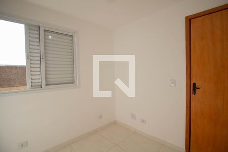 Quarto 2 de apartamento para alugar com 2 quartos, 40m² em Jardim Mangalot, São Paulo