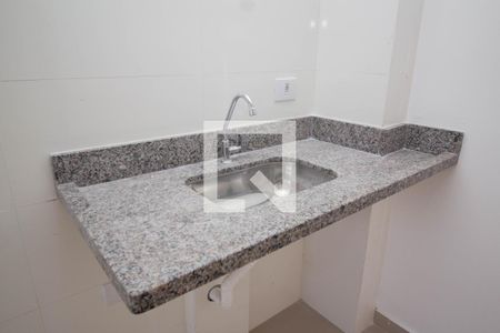 Cozinha de apartamento para alugar com 2 quartos, 40m² em Jardim Mangalot, São Paulo