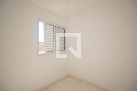 Quarto 2 de apartamento para alugar com 2 quartos, 40m² em Jardim Mangalot, São Paulo