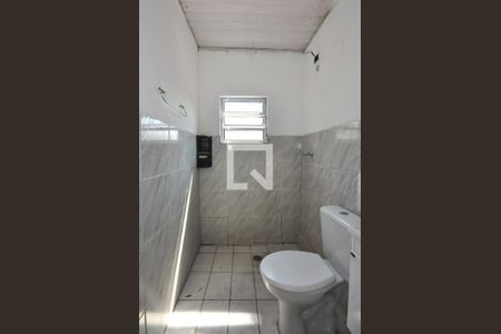 Banheiro de casa para alugar com 1 quarto, 50m² em Jardim Santa Cecilia, Taboão da Serra