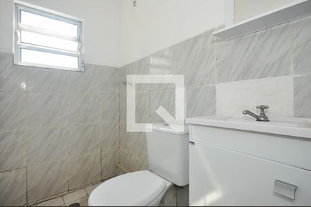 Banheiro de casa para alugar com 1 quarto, 50m² em Jardim Santa Cecilia, Taboão da Serra