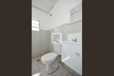 Banheiro de casa para alugar com 1 quarto, 50m² em Jardim Santa Cecilia, Taboão da Serra