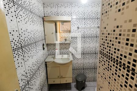 Banheiro de apartamento para alugar com 2 quartos, 43m² em Jardim Leônidas Moreira, São Paulo