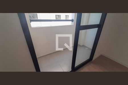 Varanda de kitnet/studio para alugar com 1 quarto, 27m² em Bonfim, Osasco