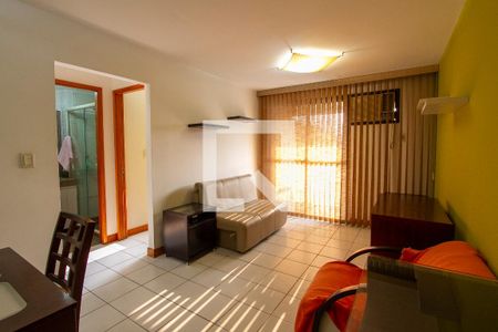 Sala de apartamento para alugar com 2 quartos, 65m² em Barra da Tijuca, Rio de Janeiro