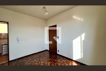 sala  de apartamento à venda com 1 quarto, 60m² em Floresta, Belo Horizonte