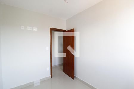 Quarto 1 de apartamento para alugar com 2 quartos, 70m² em Santa Mônica, Uberlândia