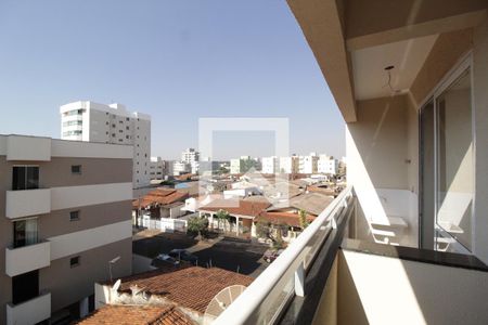 Varanda gourmet de apartamento para alugar com 2 quartos, 70m² em Santa Mônica, Uberlândia