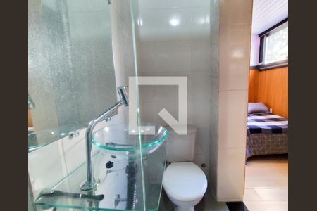 Banheiro de apartamento para alugar com 1 quarto, 30m² em Centro, Belo Horizonte