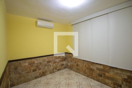 Quarto 1 de casa para alugar com 2 quartos, 150m² em Coelho, São Gonçalo