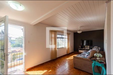 Casa à venda com 150m², 3 quartos e 2 vagasSala